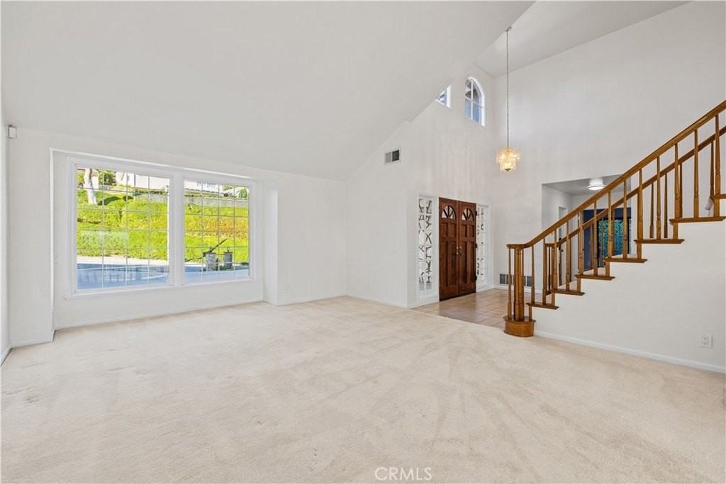 3940 E Summitridge Ln - Photo 7 of 50