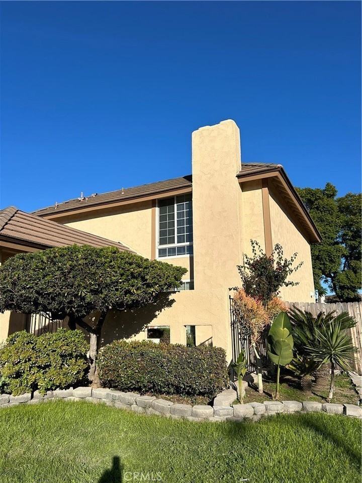 5610 Elsinore Ave - Photo 3 of 20