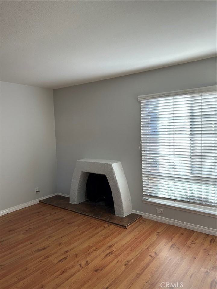 5610 Elsinore Ave - Photo 7 of 20