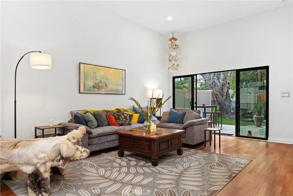 341 S Meadows Ave - Photo 6 of 50