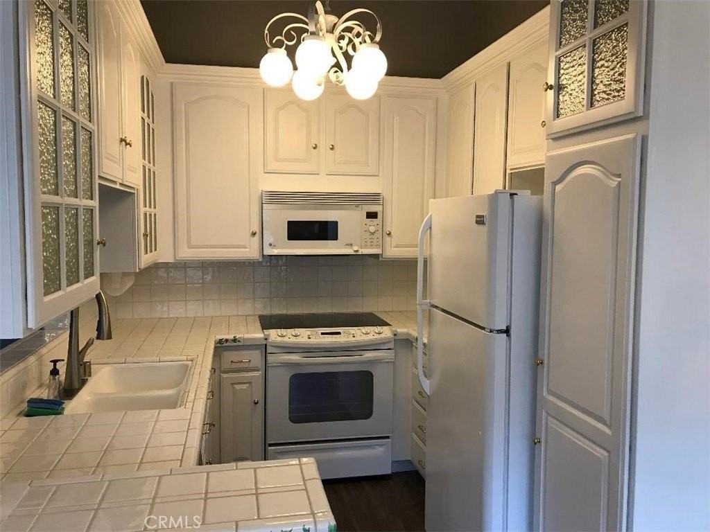 5945 Armaga Spring Rd #B - Photo 2 of 9