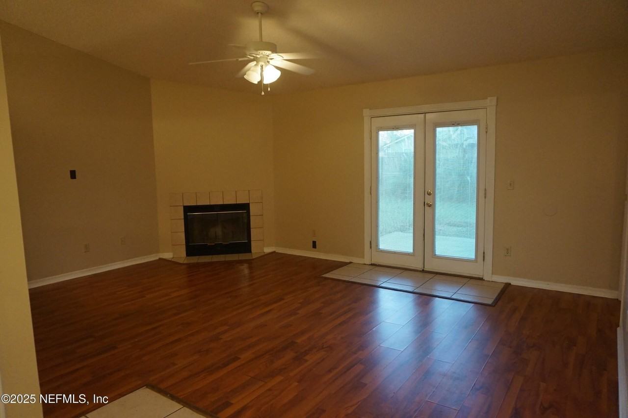 7809 Allspice Circle East - Photo 5 of 25