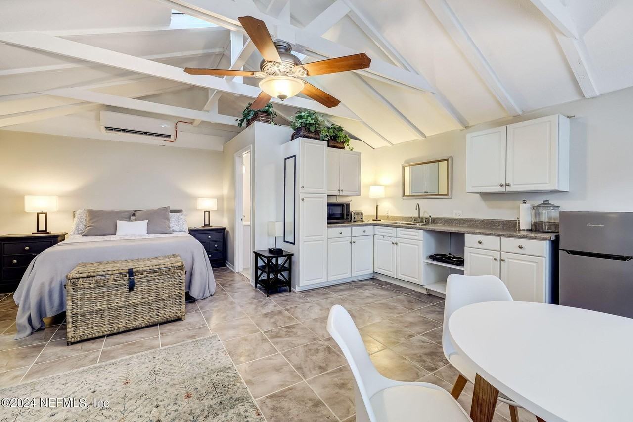 1427 1427 RIVER OAKS Road unit: Cottage Apartment - Photo 2 of 12