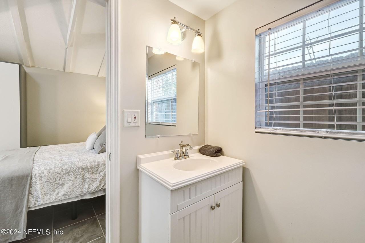 1427 1427 RIVER OAKS Road unit: Cottage Apartment - Photo 7 of 12