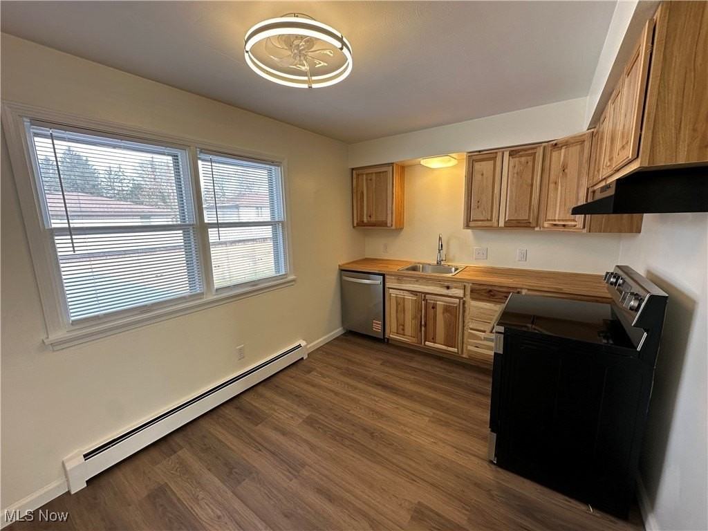 840 Moyer Avenue - Photo 4 of 9