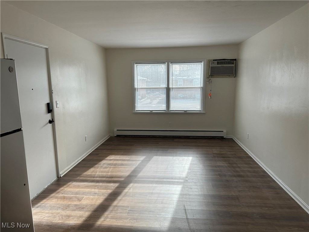 840 Moyer Avenue - Photo 5 of 9