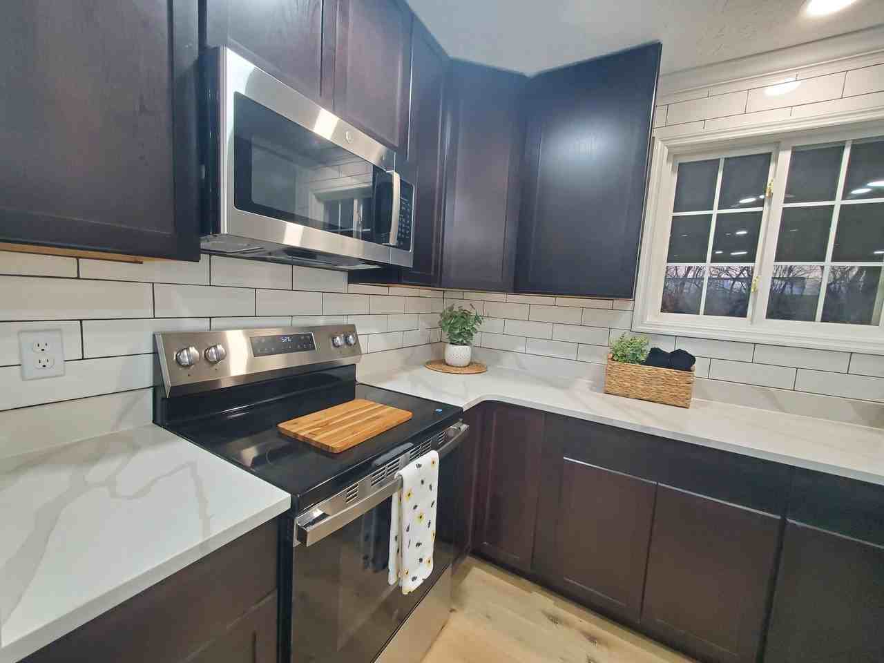 130 Merlin Place - Photo 5 of 28