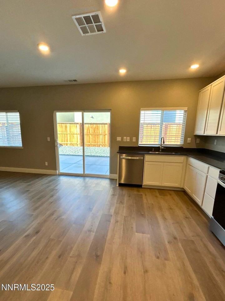 7976 Corundum Dr - Photo 4 of 19