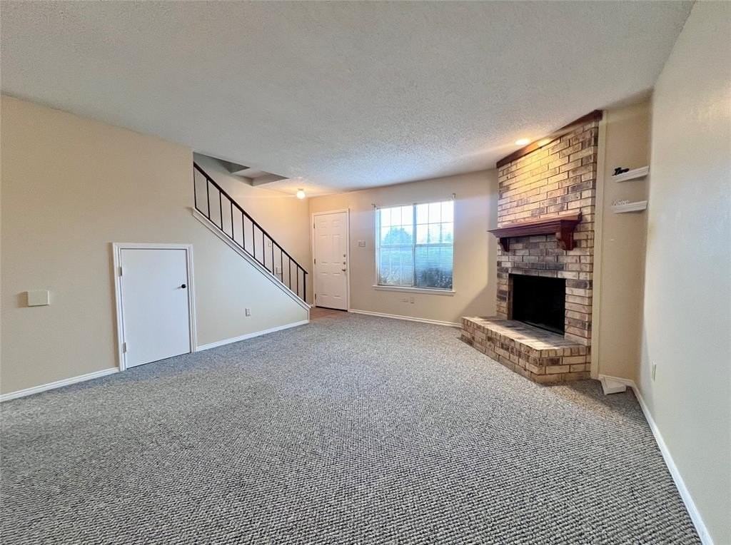 816 Red Bud Drive - Photo 3 of 15