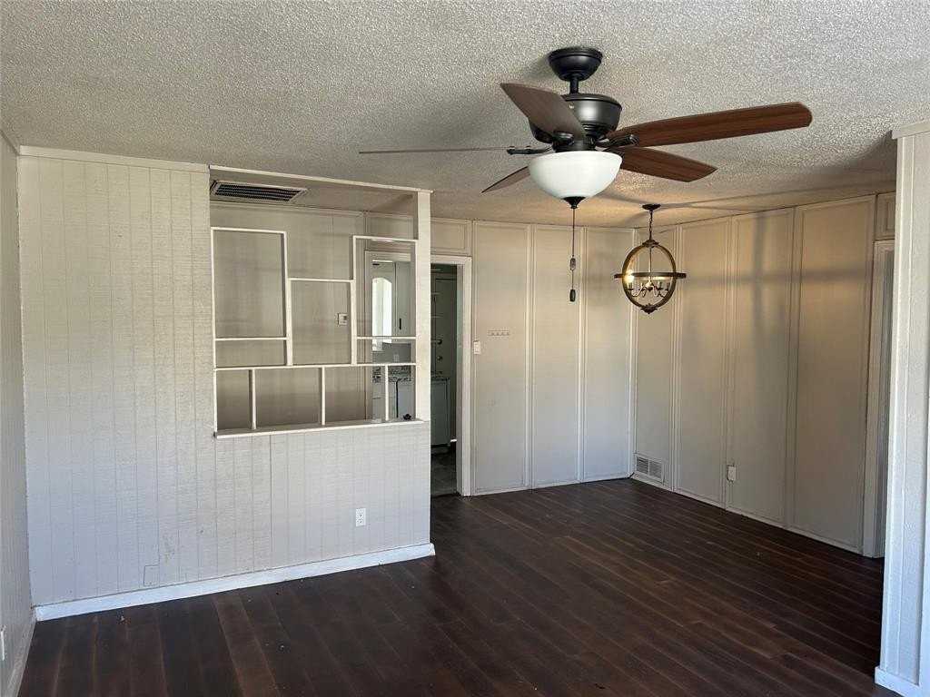 844 Nash Street - Photo 2 of 11