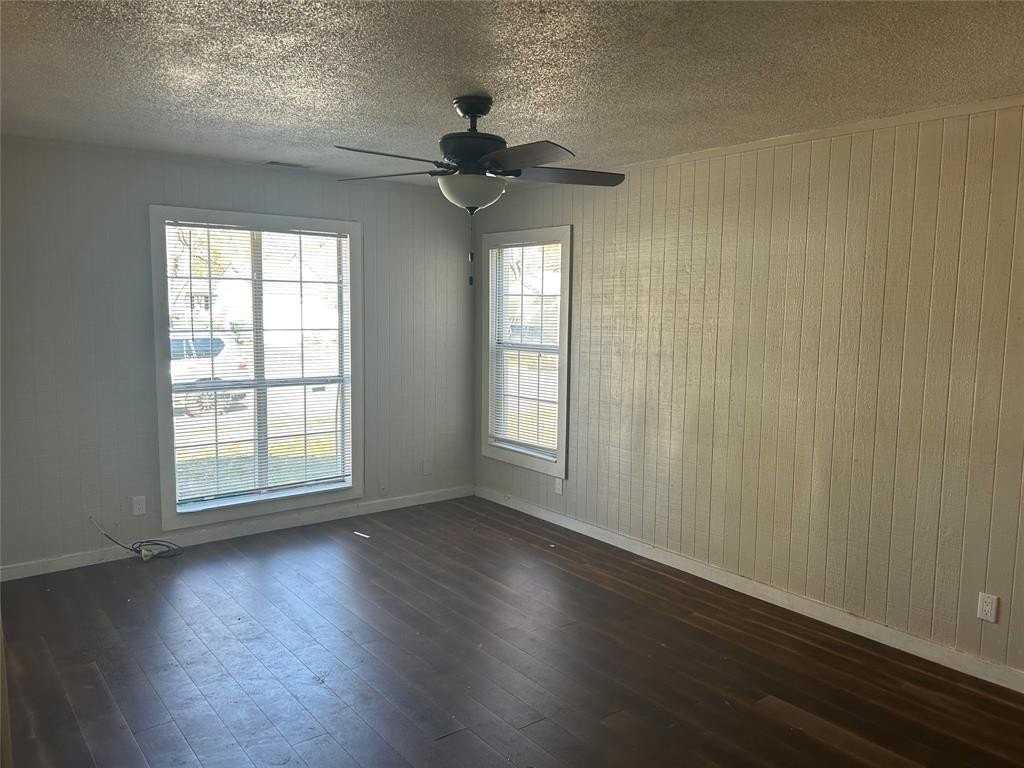 844 Nash Street - Photo 3 of 11