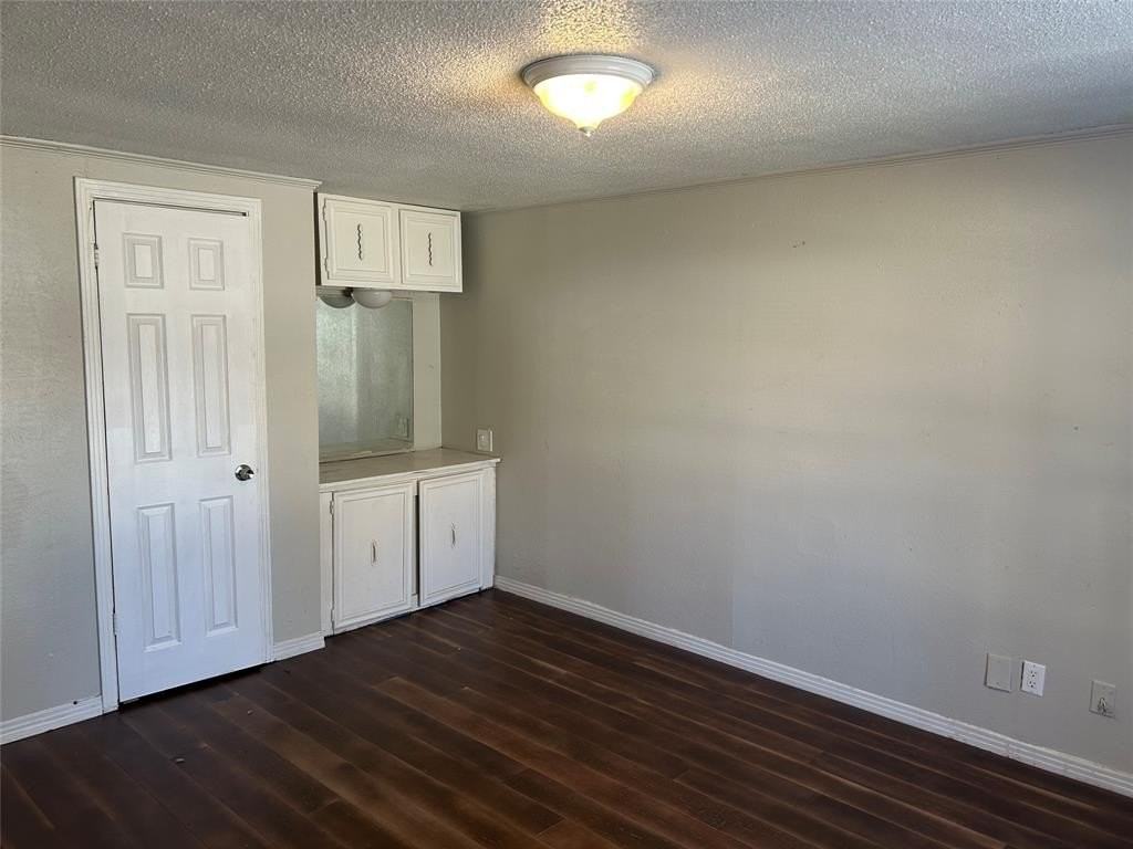 844 Nash Street - Photo 6 of 11