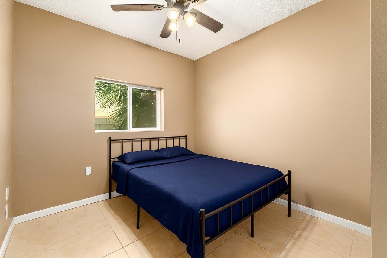 W Laurel Ln - Photo 6 of 8