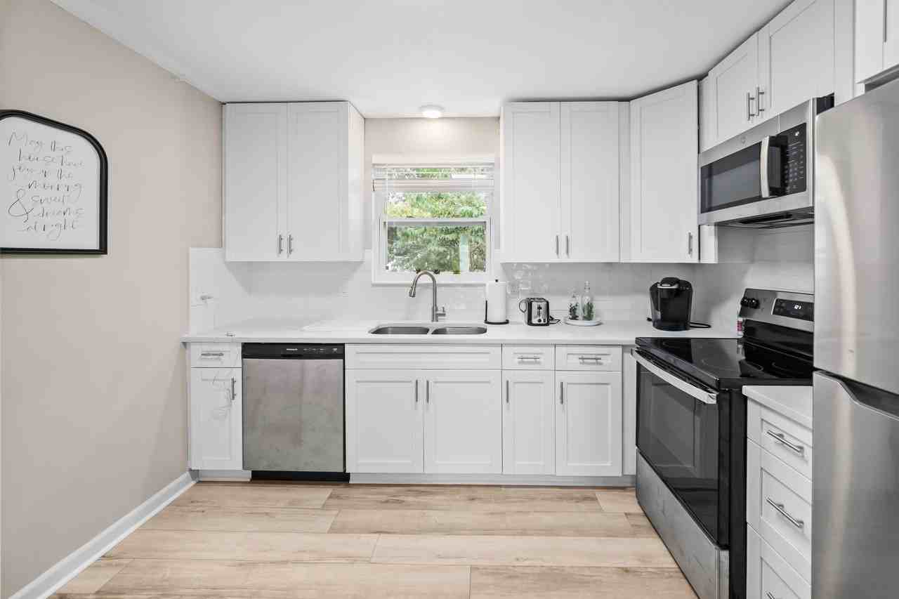 Belinda Cir - Photo 2 of 7