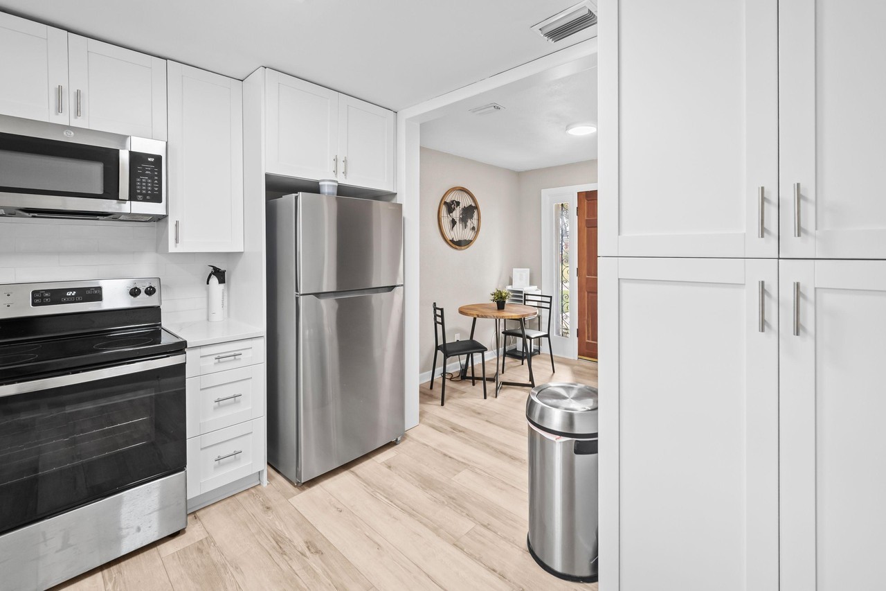 Belinda Cir - Photo 3 of 7