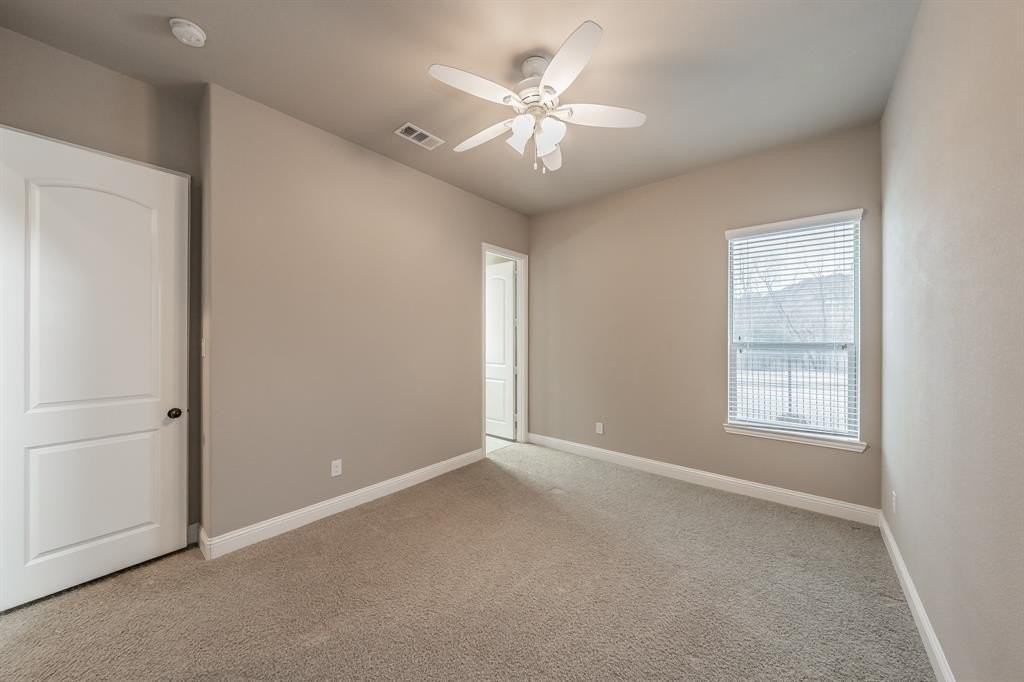 1614 Chisholm Trl - Photo 6 of 36