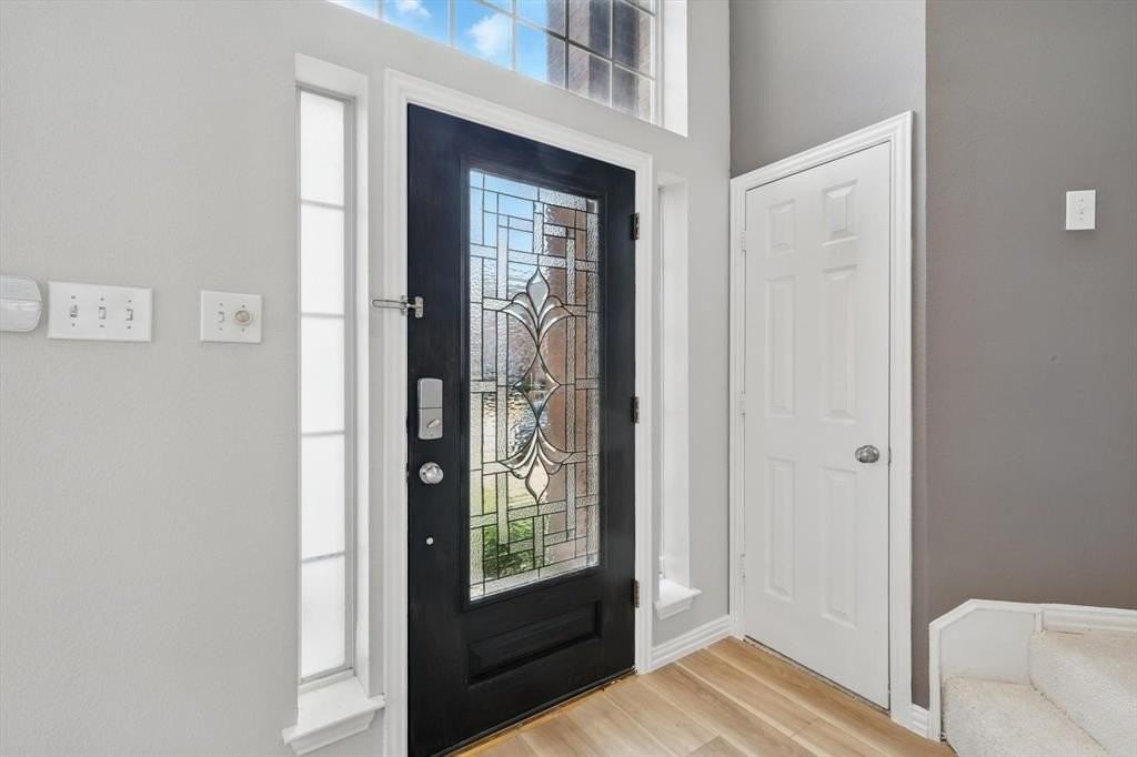 14625 Windsor Court - Photo 5 of 40