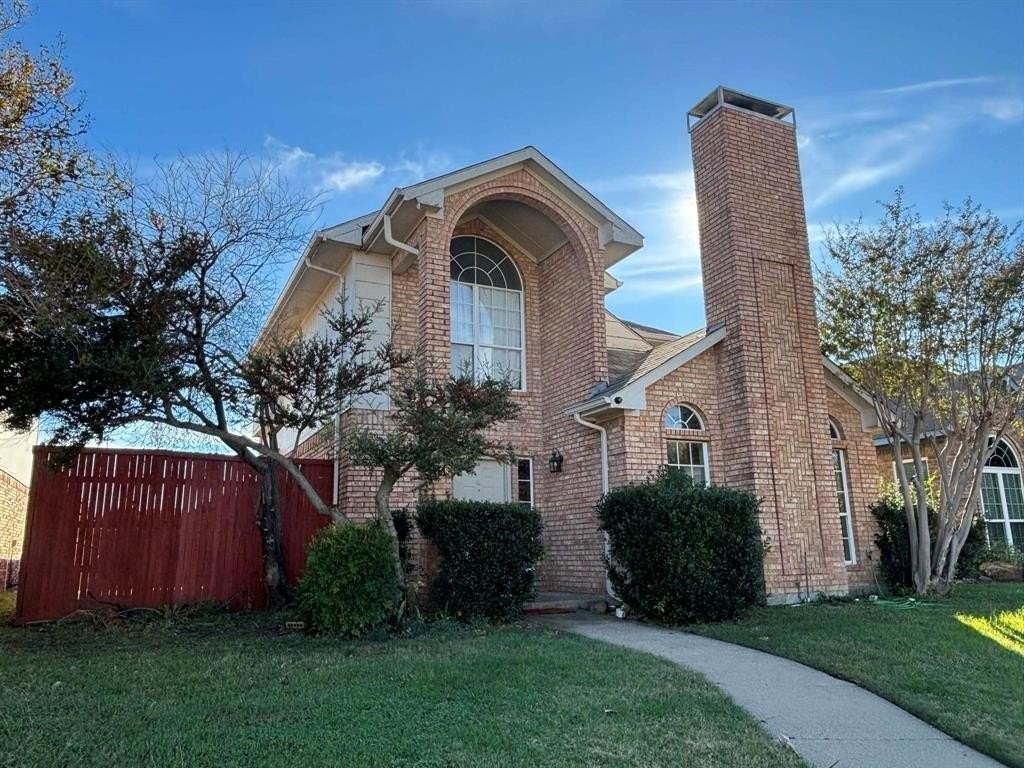 2108 Arbor Creek Dr - Photo 2 of 15