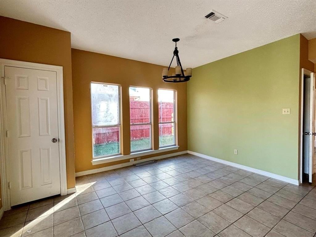 2108 Arbor Creek Dr - Photo 3 of 15