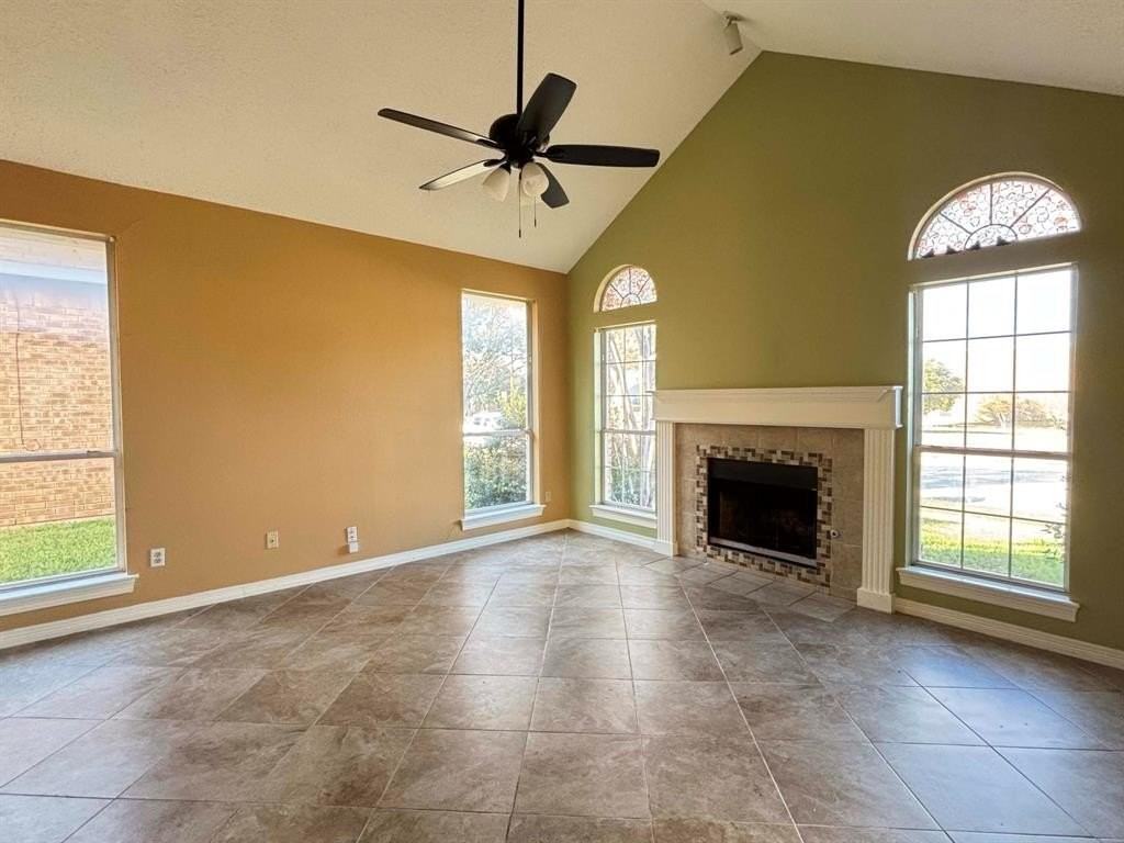 2108 Arbor Creek Dr - Photo 4 of 15