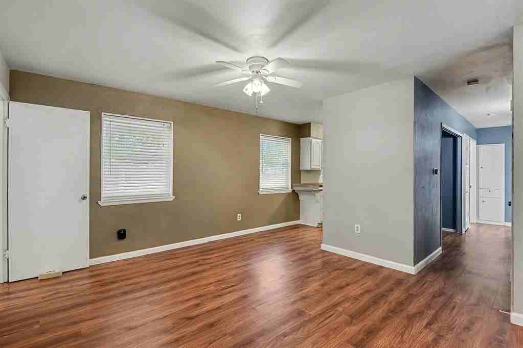 1202 Crane Dr - Photo 5 of 25