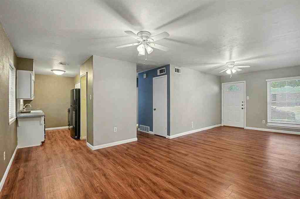 1202 Crane Dr - Photo 6 of 25