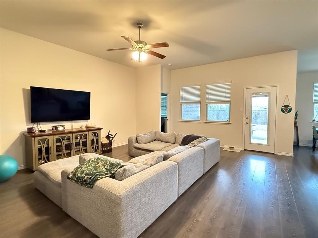 2631 Strawberry Hill Lane - Photo 2 of 15