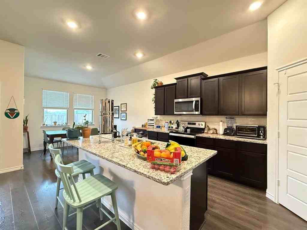 2631 Strawberry Hill Lane - Photo 5 of 15