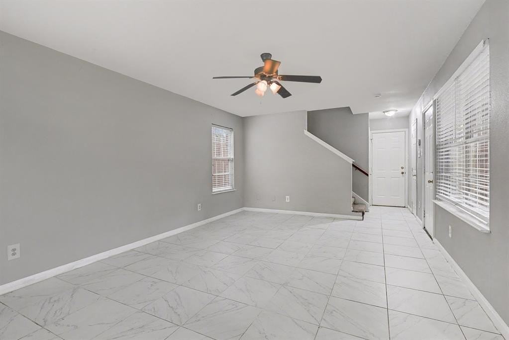 1417 Hamburg Street - Photo 5 of 25