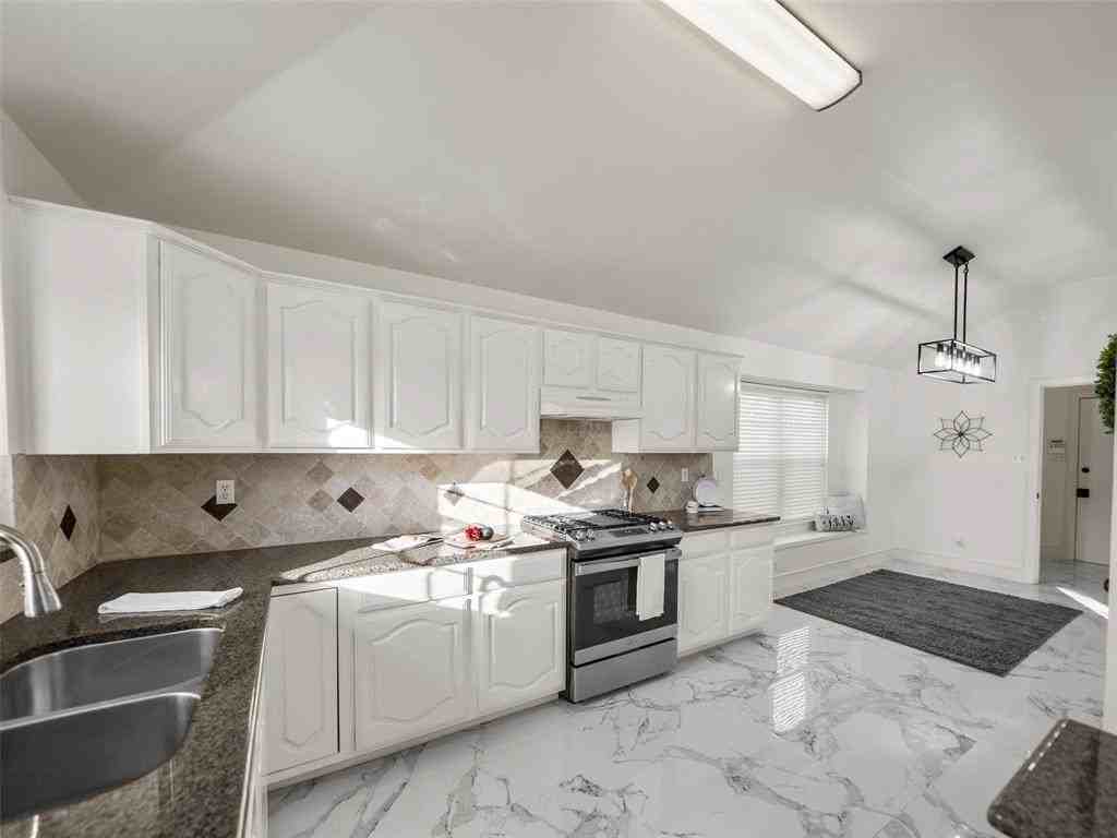 4818 Mize Court - Photo 7 of 21