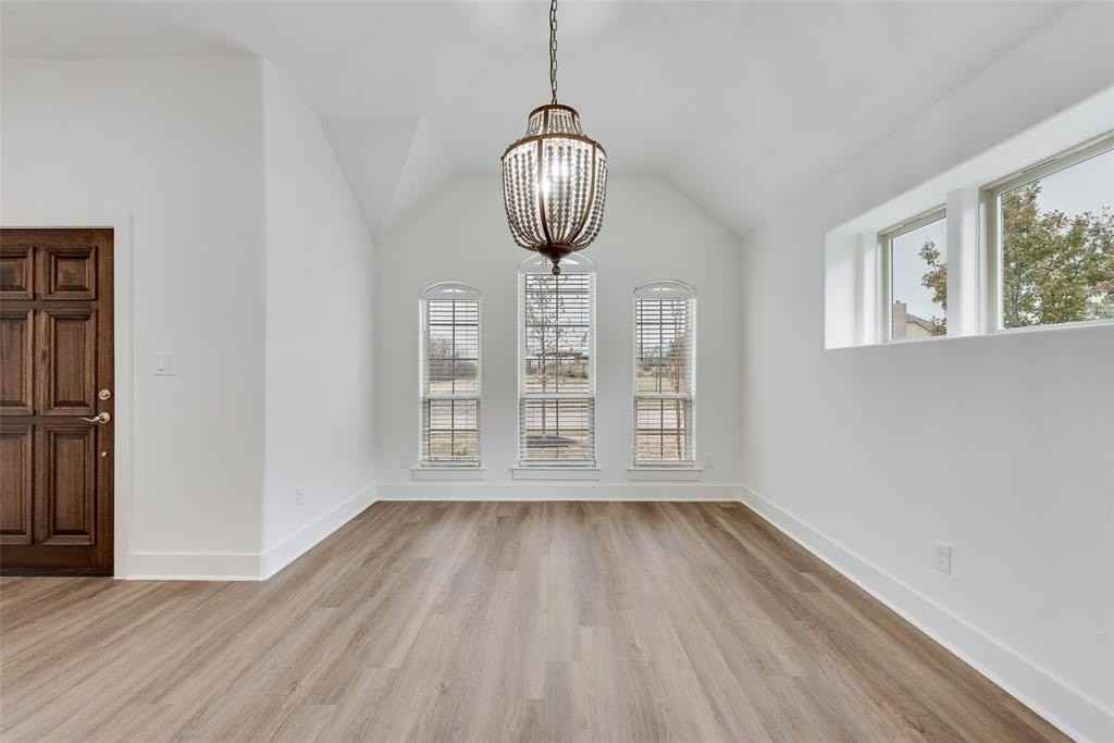 4703 Sephora Dr - Photo 6 of 22