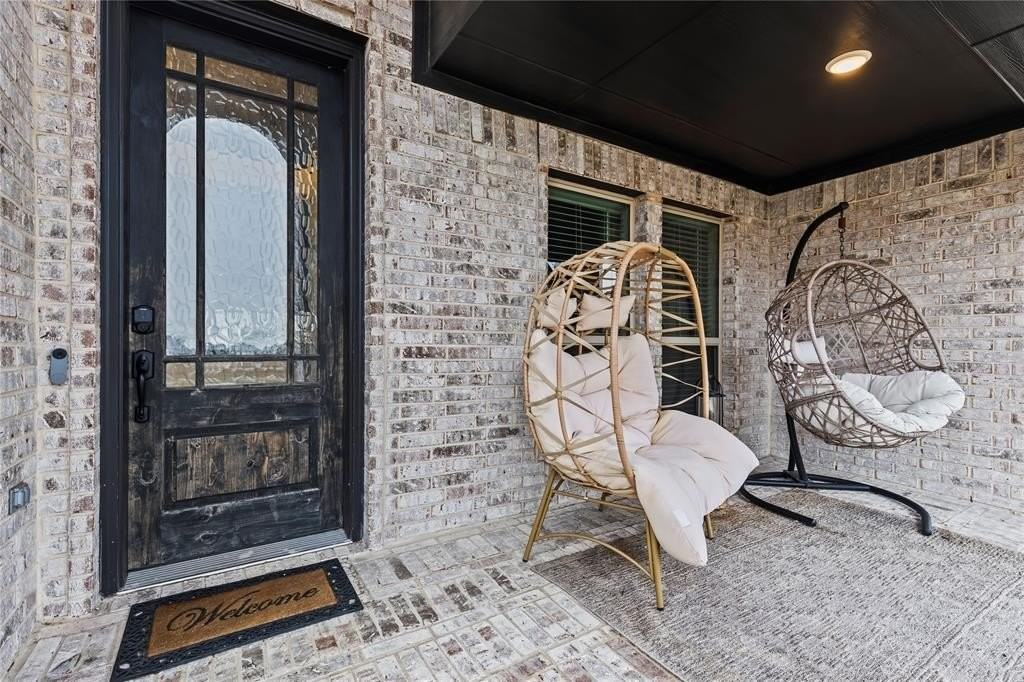 14892 Hometown Drive - Photo 3 of 33