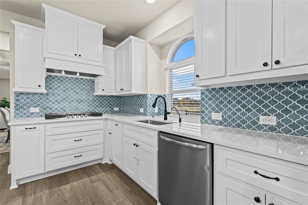 14892 Hometown Drive - Photo 5 of 33