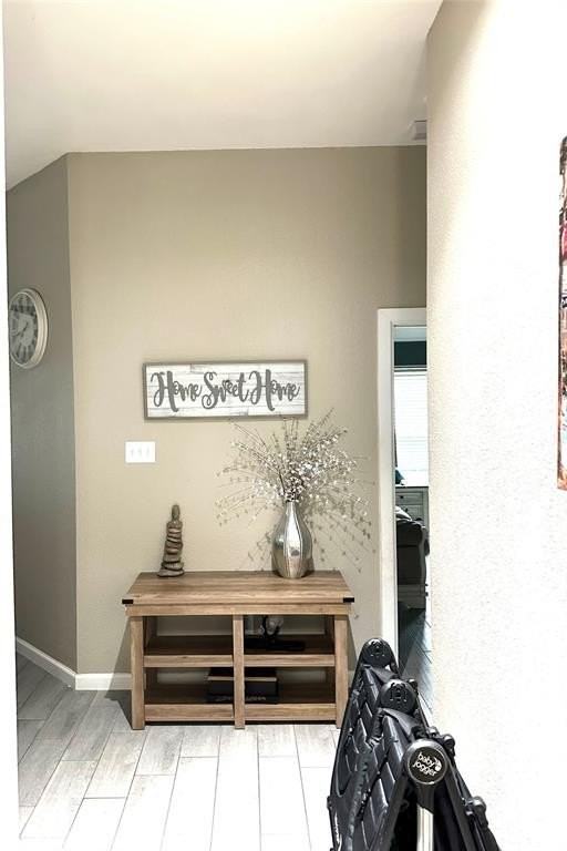 1020 Hampton Dr - Photo 2 of 11