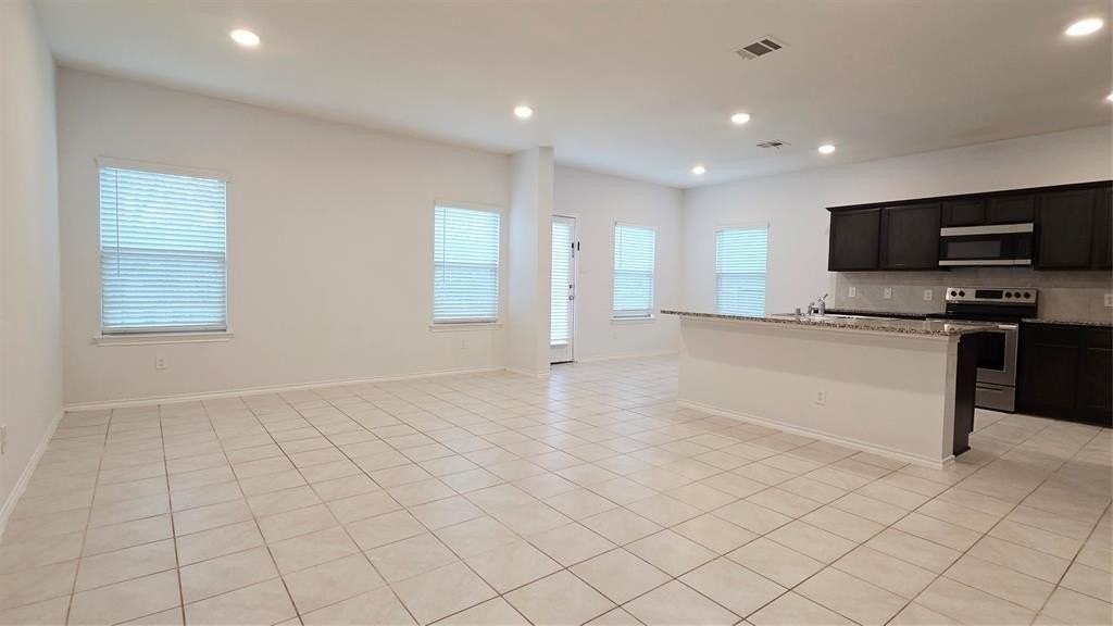 1212 Bronze Lane - Photo 4 of 29