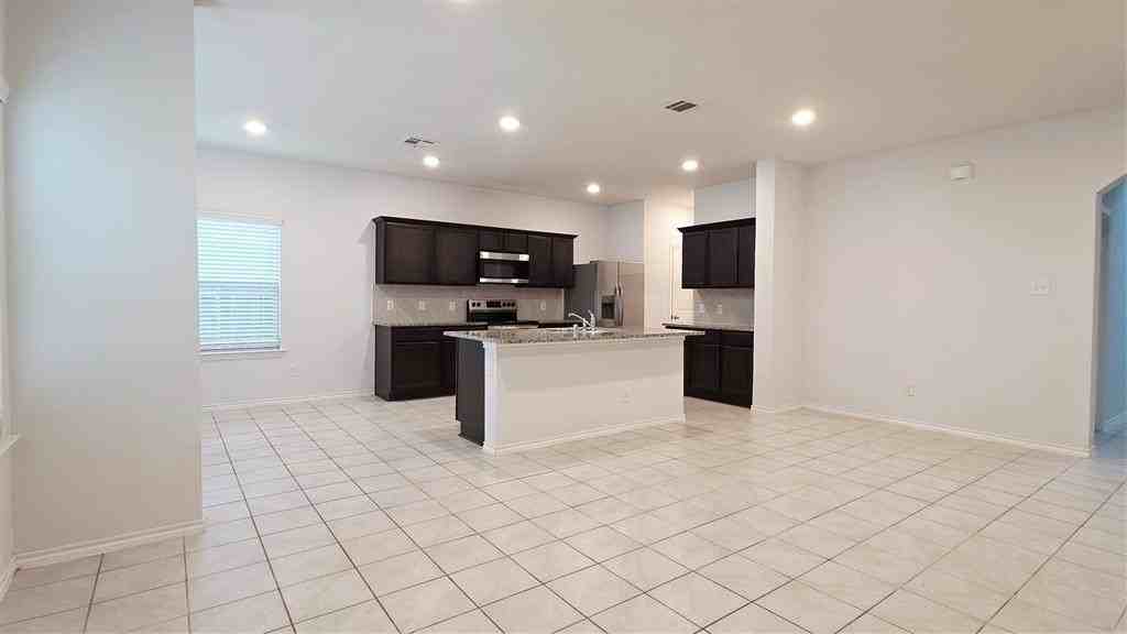 1212 Bronze Lane - Photo 6 of 29