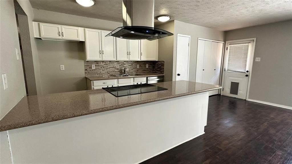 534 Windsor Dr - Photo 2 of 14