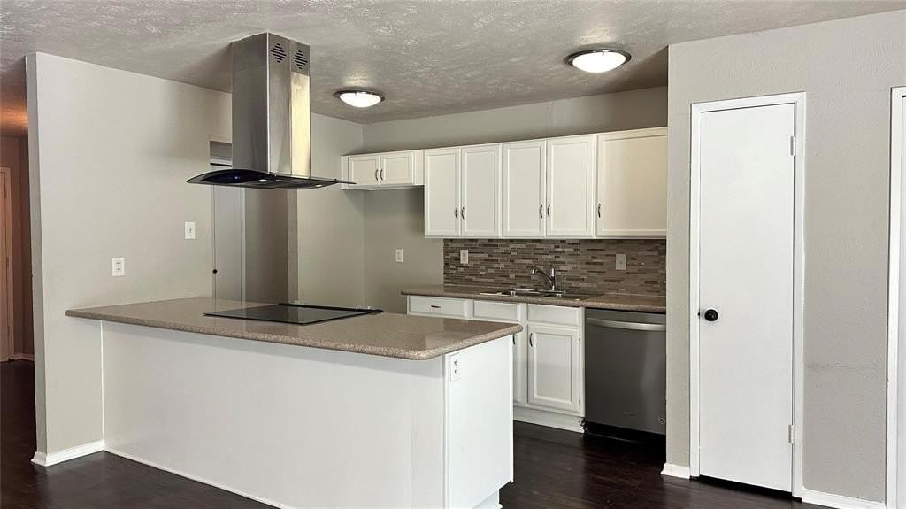 534 Windsor Dr - Photo 3 of 14