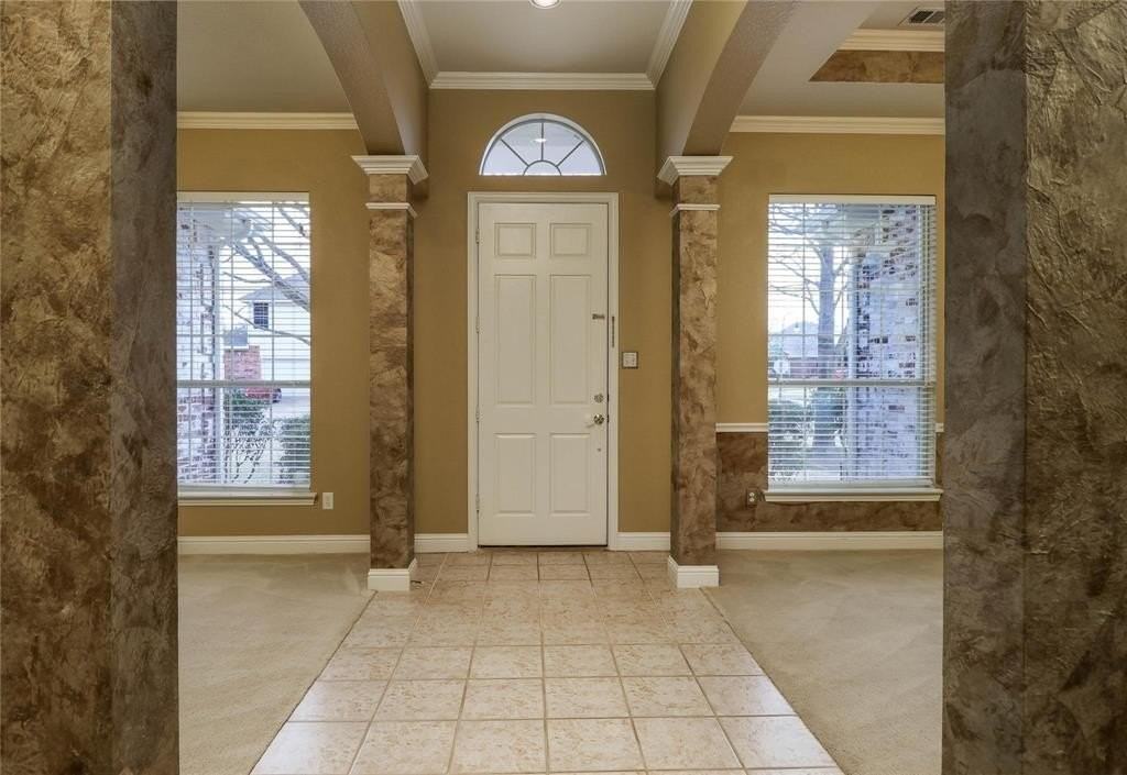 717 Summerfield Dr - Photo 3 of 25