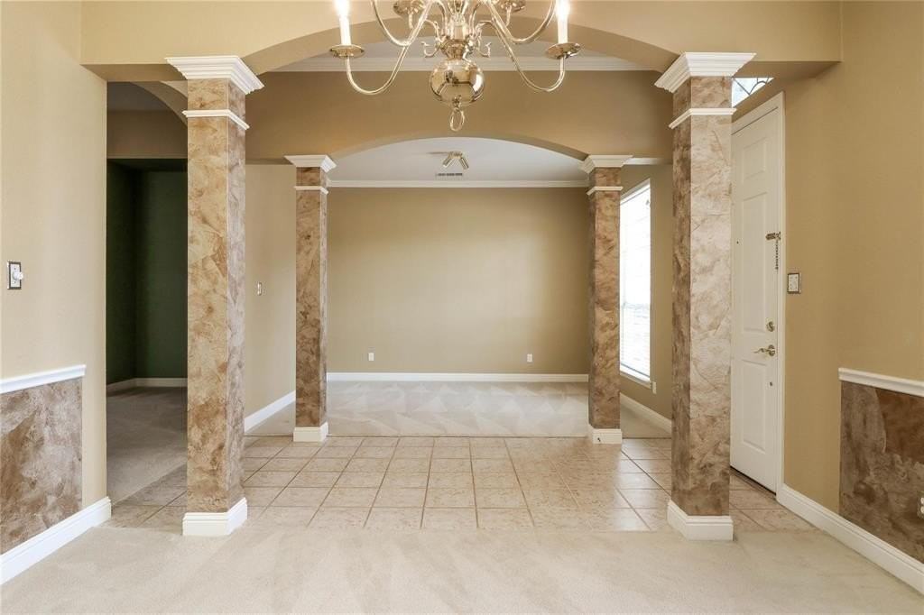 717 Summerfield Dr - Photo 4 of 25