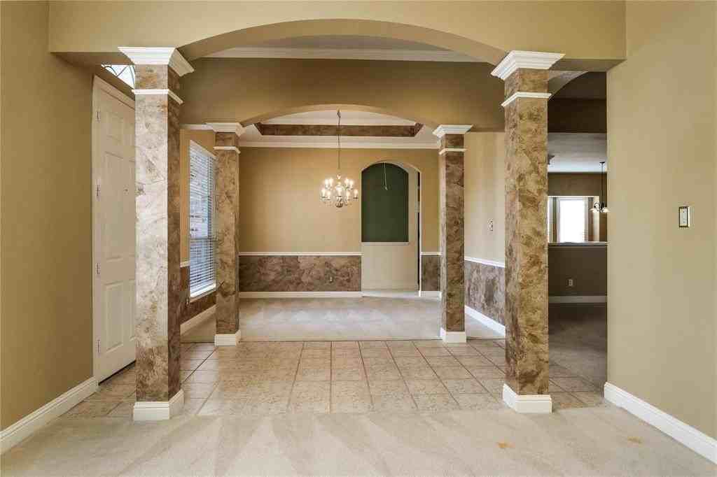 717 Summerfield Dr - Photo 5 of 25