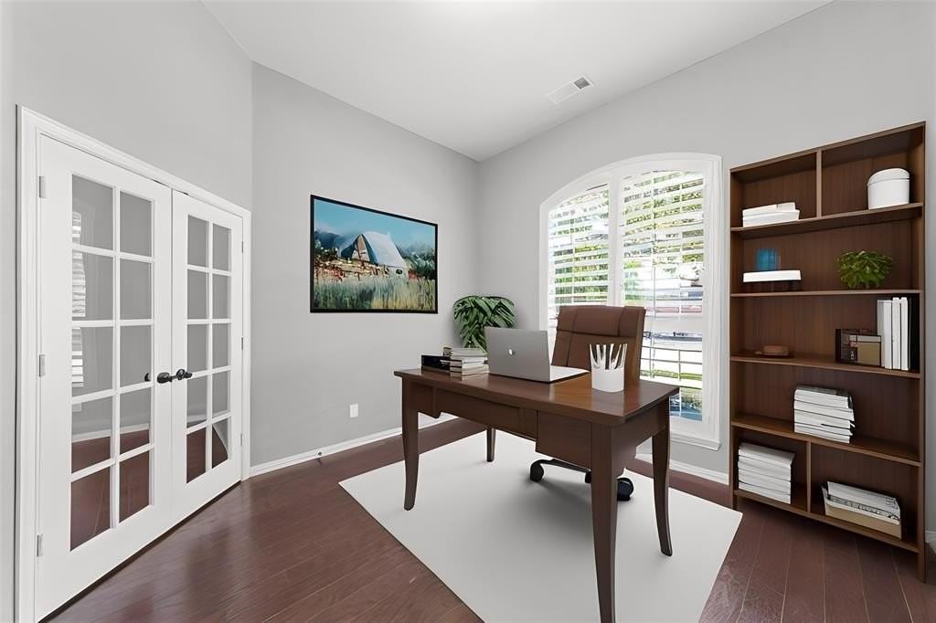 1901 Fair Parke Ln - Photo 5 of 37