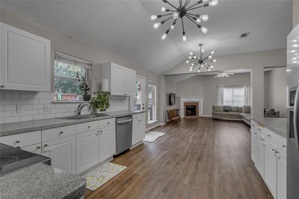 138 Cottonwood Lane - Photo 5 of 31