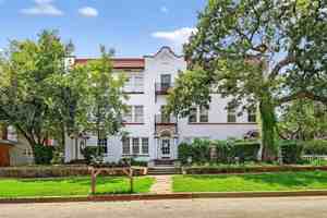 featured image of 513 Northwest 6th Street #4