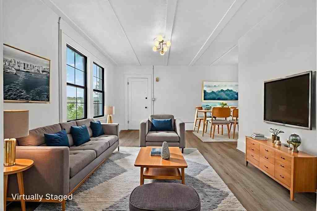 513 Northwest 6th Street #4 - Photo 2 of 34