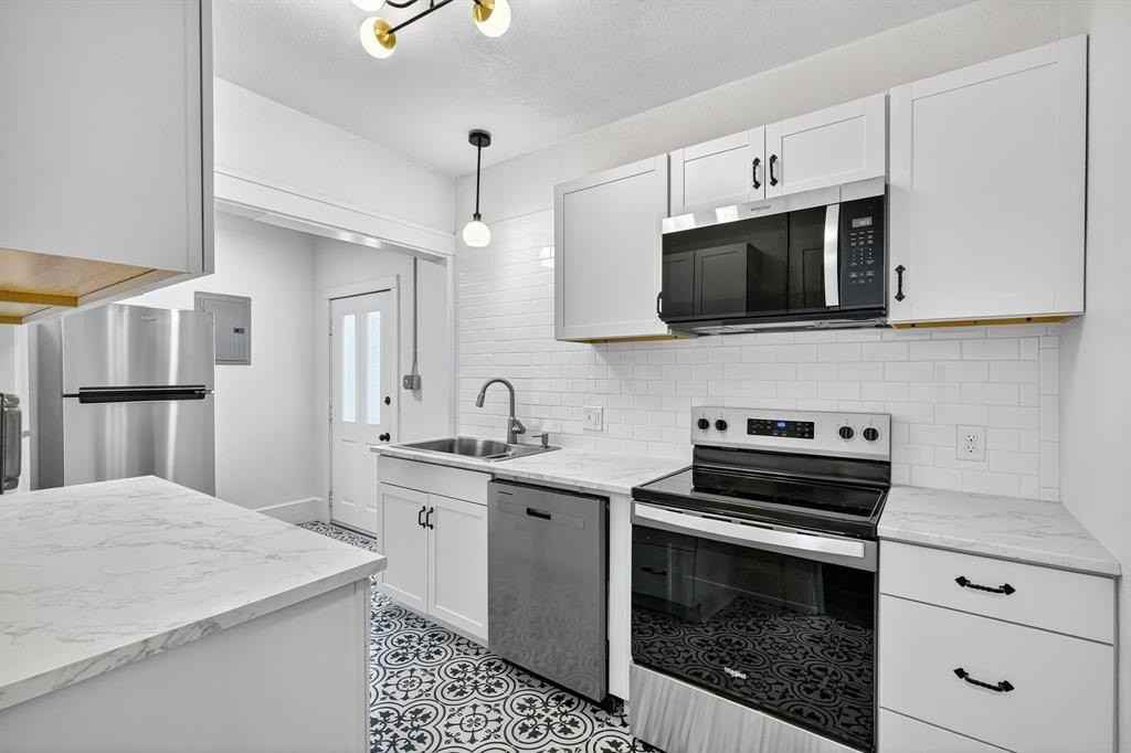 513 Northwest 6th Street #4 - Photo 4 of 34