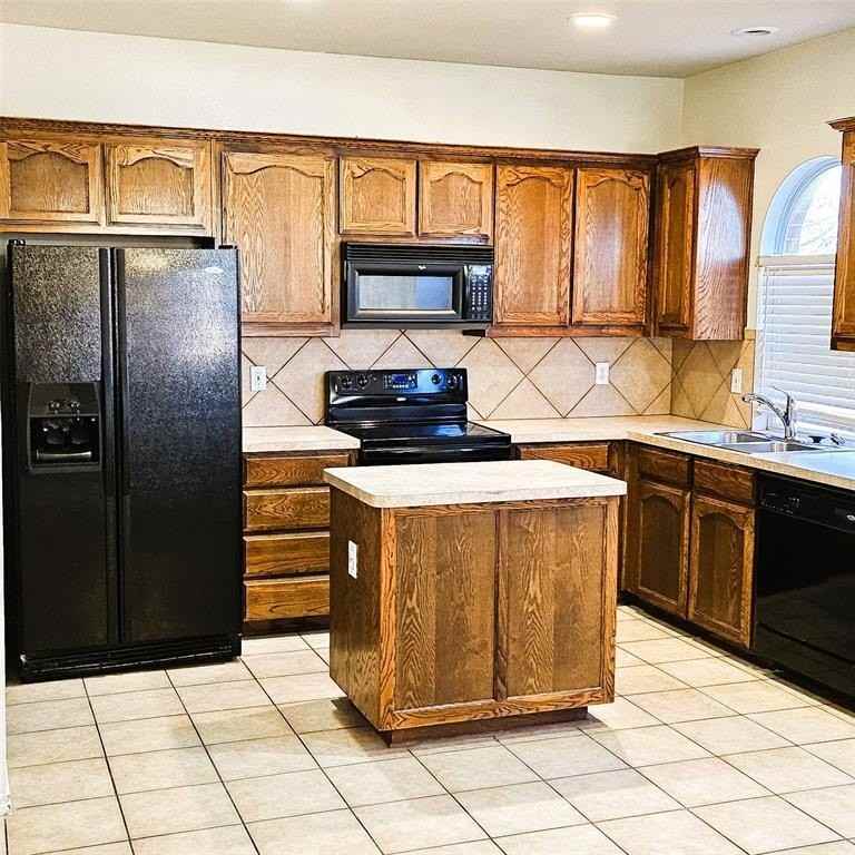 7909 Raton Ridge Ln - Photo 2 of 10