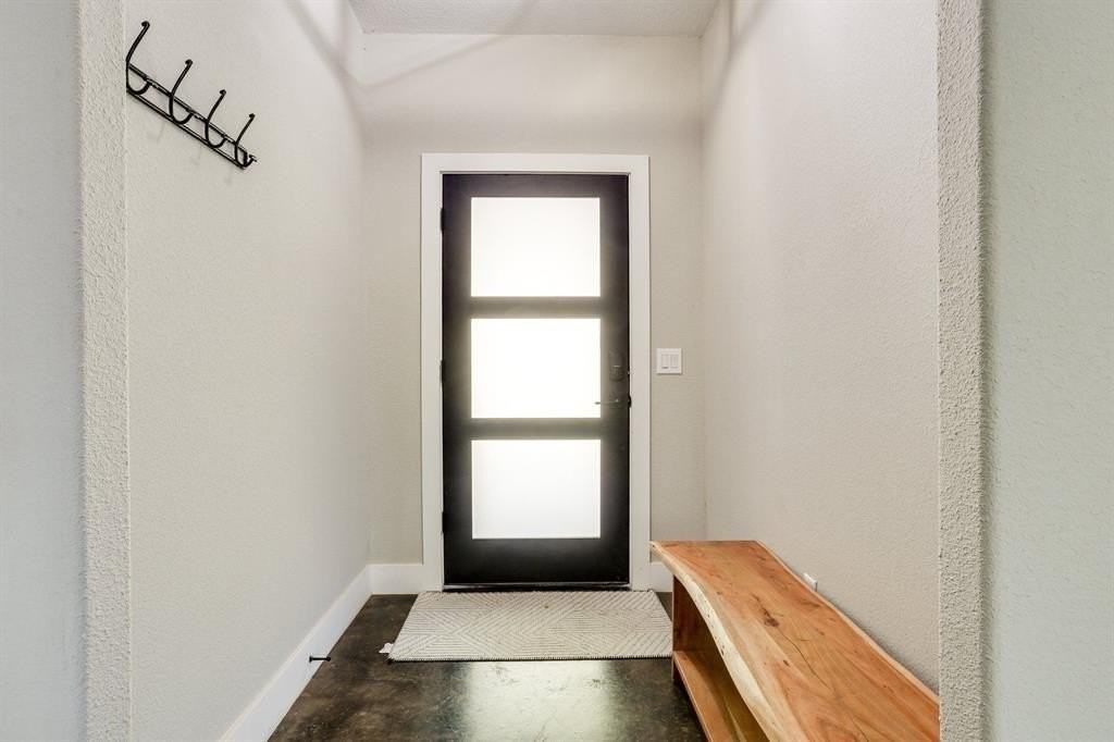 265 Bentwood Drive - Photo 3 of 24