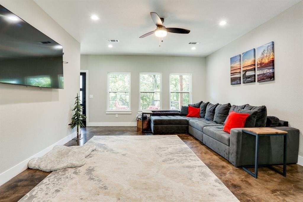 265 Bentwood Drive - Photo 5 of 24