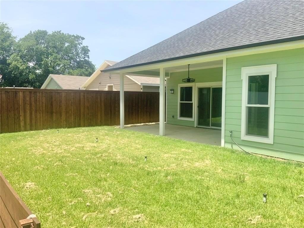 1812 Muncie Avenue - Photo 3 of 12